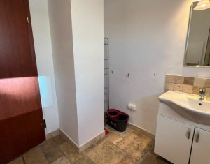 Appartement 4 chambres à louer dans Cluj-napoca, zone Centru