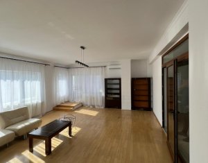 Appartement 4 chambres à louer dans Cluj-napoca, zone Centru