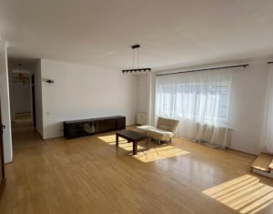 Appartement 4 chambres à louer dans Cluj-napoca, zone Centru