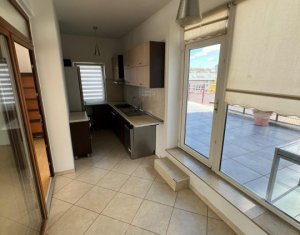 Appartement 4 chambres à louer dans Cluj-napoca, zone Centru