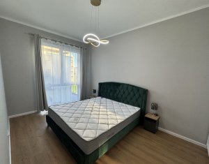 Apartament ultrafinisat de inchiriat, 2 camere, Urbano Panoramic,  zona Vivo