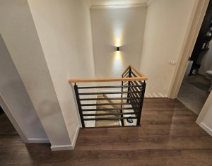 Triplex zona Iris, Voronet, curte verde, parcare, terasa