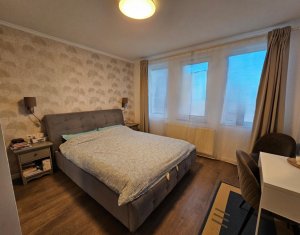 Triplex zona Iris, Voronet, curte verde, parcare, terasa