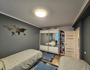 Triplex zona Iris, Voronet, curte verde, parcare, terasa