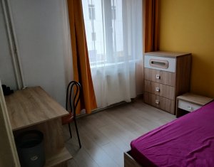 Apartament cu 3 camere, situat în Centru, pe strada Andrei Șaguna, la etajul 1 