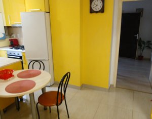 Apartament cu 3 camere, situat în Centru, pe strada Andrei Șaguna, la etajul 1 