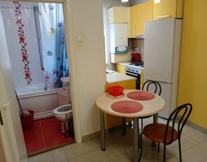 Apartament cu 3 camere, situat în Centru, pe strada Andrei Șaguna, la etajul 1 