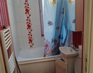Apartament cu 3 camere, situat în Centru, pe strada Andrei Șaguna, la etajul 1 