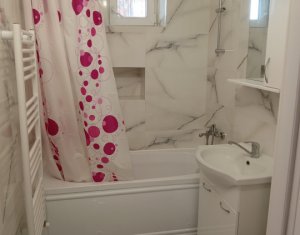 Apartament cu 3 camere, situat în Centru, la etajul 2