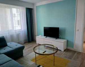 Apartament cu 3 camere, situat în Centru, la etajul 2