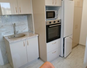 Apartament cu 3 camere, situat în Centru, la etajul 2