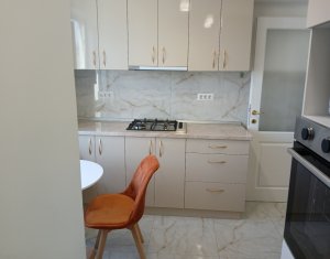 Apartament cu 3 camere, situat în Centru, la etajul 2