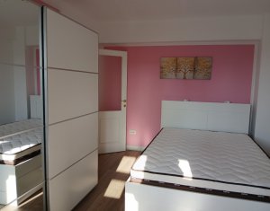 Apartament cu 3 camere, situat în Centru, la etajul 2