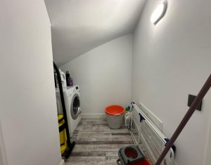 Casa ultrafinisata, Dezmir, parcare cu bariera, teren liber 300mp