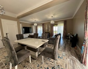 Casa ultrafinisata, Dezmir, parcare cu bariera, teren liber 300mp