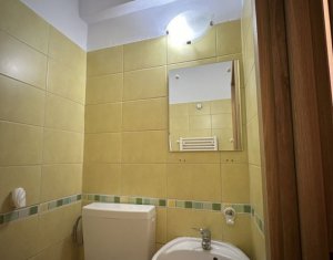 Apartament 3 camere, balcon, zona Mărăști 