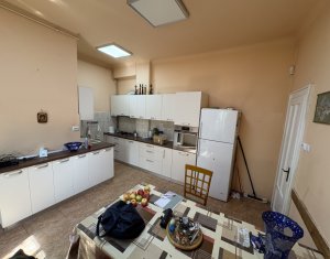 House 5 rooms for rent in Cluj-napoca, zone Centru