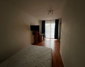 Apartament cu o camera si parcare in zona Florilor, Floresti