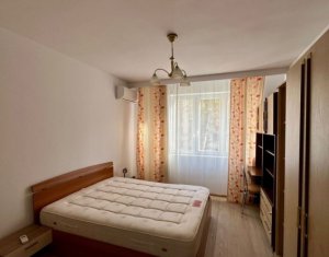 Apartament 3 camere, 2 balcoane, Plopilor