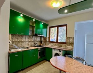 Apartament 3 camere, 2 balcoane, Plopilor