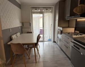 Apartament cu 3 camere, zona Tineretului