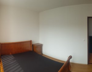 Apartament 2 camere, mobilat si utilat, cu loc parcare zona centrala