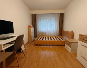 Apartament 3 camere decomandat pe Str. Aurel Vlaicu