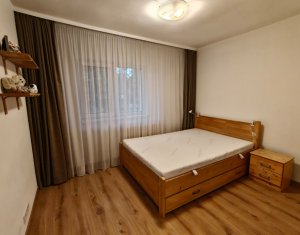 Apartament 3 camere decomandat pe Str. Aurel Vlaicu