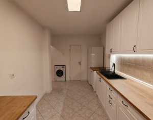 Apartament 3 camere decomandat pe Str. Aurel Vlaicu