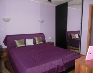 Apartament 3 camere, zona Vivo