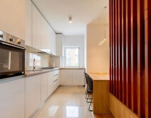 3 camere, lux, zona strazii Buna ziua