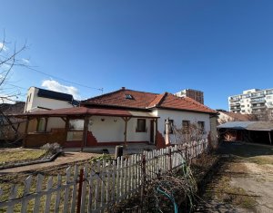 Casa individuala de inchiriat, strada Bobalnei, 650 euro!