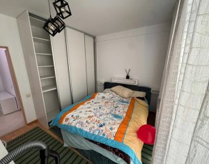 Apartament 2 camere, 2 balcoane, parcare, zona Bună Ziua