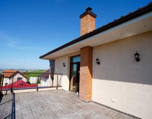 House 5 rooms for rent in Sannicoara