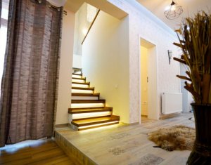 House 5 rooms for rent in Sannicoara