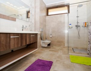 House 5 rooms for rent in Sannicoara