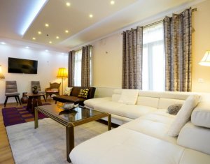 House 5 rooms for rent in Sannicoara