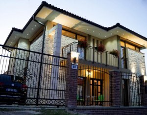 House 5 rooms for rent in Sannicoara