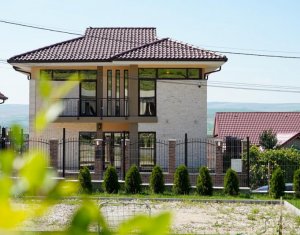 House 5 rooms for rent in Sannicoara