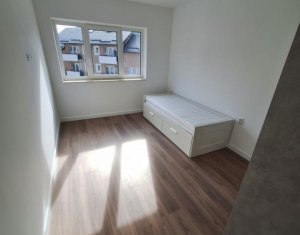 Apartament 3 camere, balcon, zona Eroilor