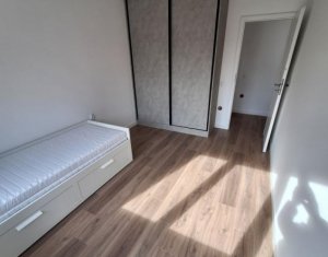 Apartament 3 camere, balcon, zona Eroilor