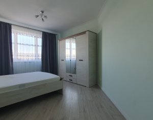 Apartament trei camere, semidecomandat, mobilat, zona BMW
