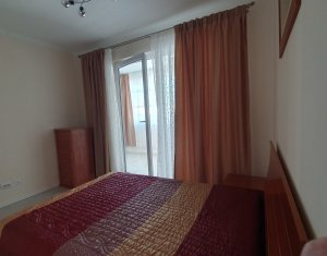 Apartament trei camere, semidecomandat, mobilat, zona BMW