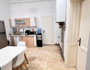 Bureau à louer dans Cluj-napoca, zone Centru