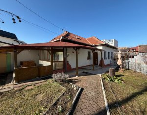 Casa individuala de inchiriat, strada Bobalnei, 650 euro!