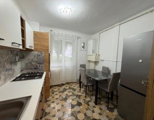 Apartament 3 camere, 2 dormitoare, 70,5 mp, logie, izolat termic