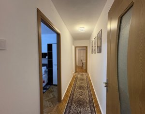 Apartament 3 camere, 2 dormitoare, 70,5 mp, logie, izolat termic