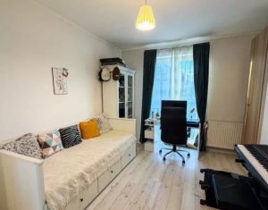 Apartament 3 camere modern, 2 balcoane, view superb spre natura, Floresti