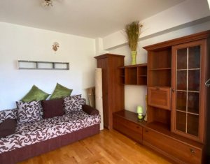 Apartament 3 camere decomandat, 87 mp, balcon, zona Piata Cipariu, Centru