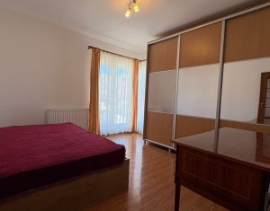 Apartament cu 3 camere, parcare, zona strazii Campului